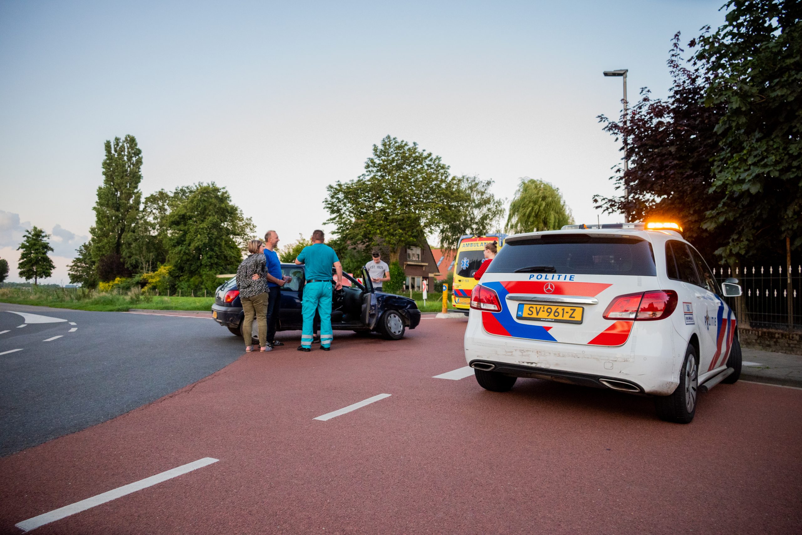 Auto's botsen op kruising | #Oudenhoorn.