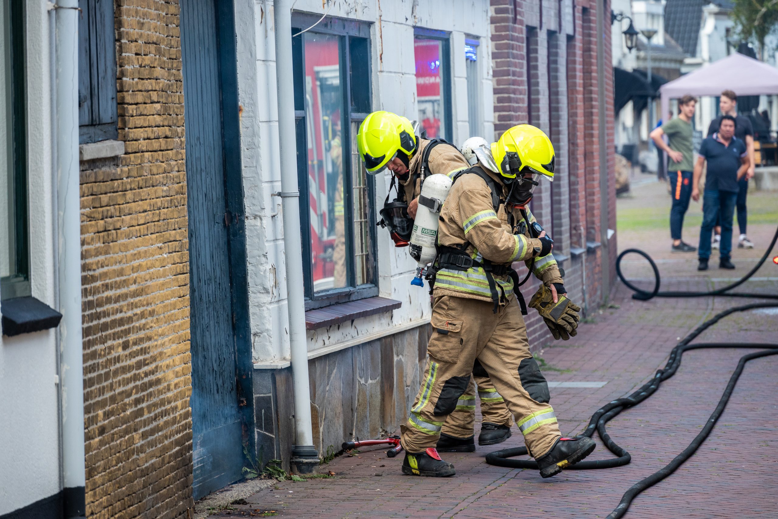 Onkruidbrander veroorzaakt gebouwbrand | #Zuidland.